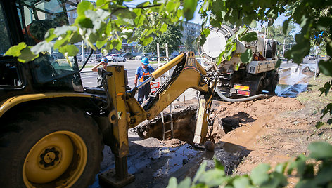 Vandentiekio avarija Kalvarijų gatvėje