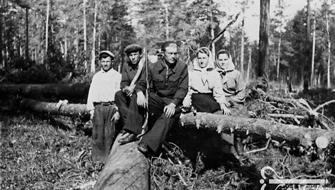 Tremtiniai medienos paruošimo darbuose. Irkutsko sritis, Zimos miestas. [1952 m.] Vilhelmo Janiselio fotonuotrauka