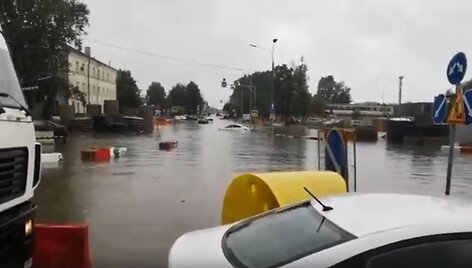 Patvinęs kelias į &Scaron;eremetjevo oro uostą