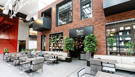 Pradėjo veikti atnaujinta Kauno &bdquo;Akropolio&ldquo; laisvalaikio ir restoranų erdvė