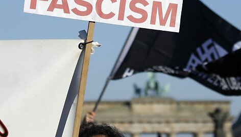 De&scaron;imtys tūkstančių žmonių Berlyne dalyvavo demonstracijoje prie&scaron; rasizmą