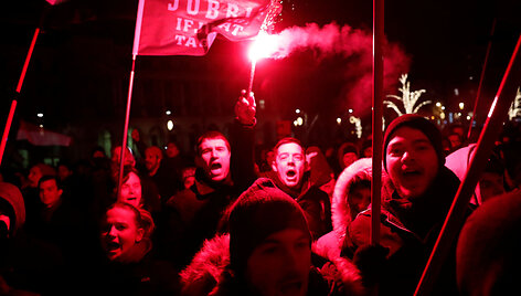 Protestai Vengrijoje prie&scaron; &bdquo;vergų įstatymą&ldquo;
