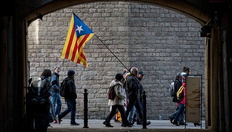 Katalonijoje susitikus Ispanijos vyriausybei protestuotojai susirėmė su policija	