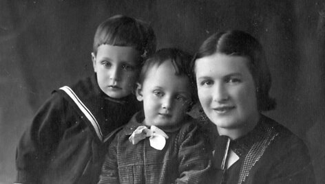 Jeho&scaron;ua su broliu Chaimu ir mama Reizl