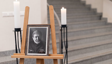 Atsisveikinimas su Kostu Smoriginu Jaunimo teatre
