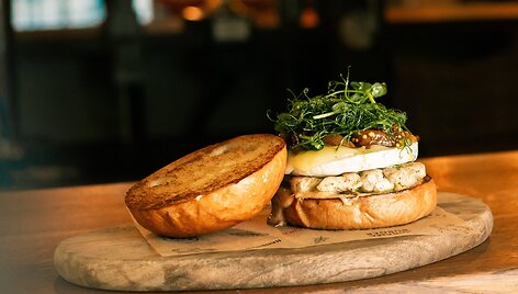 Normandi&scaron;kas &bdquo;Drama burger&ldquo; mėsainis