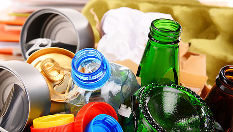 Recyclable garbage consisting of glass, plastic, metal and paper