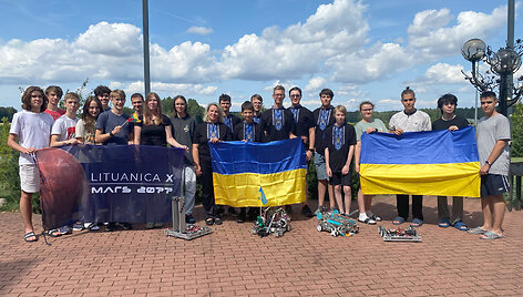 Pasaulio moksleivių robotikos olimpiadai besiruo&scaron;ianti Ukrainos rinktinė namo i&scaron;vyko labiau pasitikinti savimi