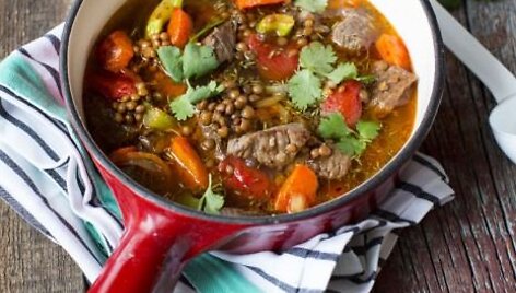 Aromatinga jautienos sriuba su lę&scaron;iais