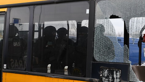 Lietuvos policijos antiteroristinių operacijų rinktinės &bdquo;Aras&ldquo; pratybos su senu autobusu