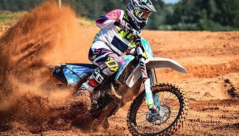 Austėja Tamuliūnaitė &ndash; motokroso varžybų dalyvė 