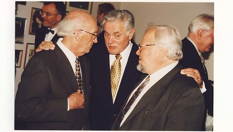 Bronius Vaškelis, Valdas Adamkus, Algirdas Avižienis