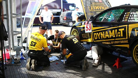 &bdquo;Dynami:t Energy&ldquo; komandos automobiliui prireikė remonto lenktynėms dar neprasidėjus