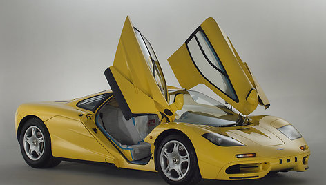 1997 m. laidos „McLaren F1“, kurio rida – vos 239 km.