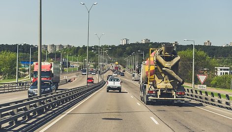 Kandidatai į geriausio Lietuvos komercinio automobilio titulą