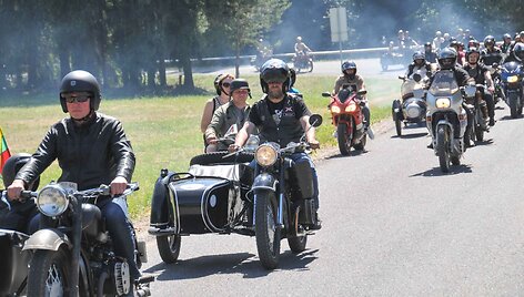 Senovinių motociklų sąskrydyje &ndash; 86 istorinės transporto priemonės