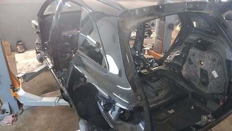 Rasti ardomi automobiliai