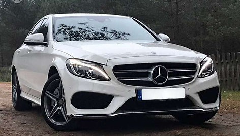 Simona Starkutė parduoda savo Mercedes-Benz C250