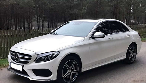 Simona Starkutė parduoda savo Mercedes-Benz C250