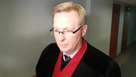 prokuroras-akazakovas-prasitare-kad-itariamaji-mnavicka-prasoma-laikyti-suimta-bent-2-menesius
