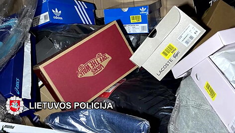 klaipedos-pareigunai-aptiko-puspriekabes-su-itariama-vogtais-vardiniais-rubais-ir-avalyne