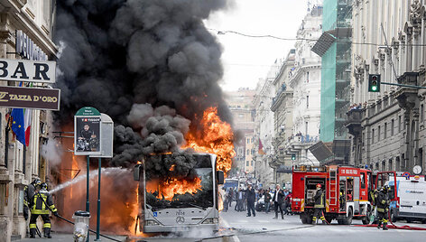 APTOPIX_Italy_Bus_Explodes_36508.jpg-9f17a