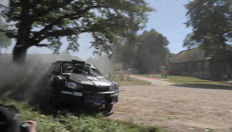 benediktas-vanagas-tesia-lenktynes-samsonas-rally-rokiskis