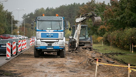 Rengiamos naujos automobilių stovėjimo vietos