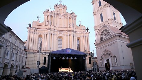 Rolando Kazlo spektaklis „Pasivaikščiojimas“