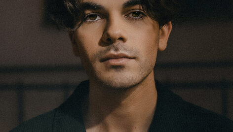 Rokas Yan
