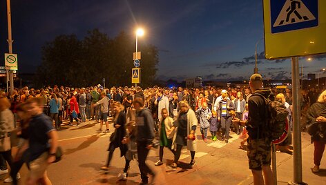 Žmonės keliauja i&scaron; pirmojo &scaron;imtmečio naktinio pikniko 