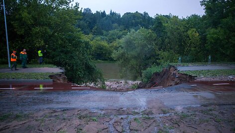 Lietus suardė P. Vilei&scaron;io dviračių taką