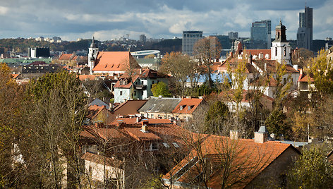 Vilniaus miesto gamta numeta rudeninius lapus