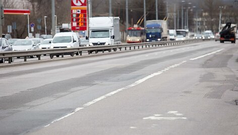 Savanorių pr. nufrezuota kelio atkarpa