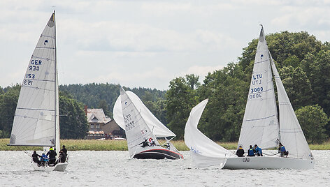 Trakų ežerą nuspalvino regatos &bdquo;Platu25 taurė&ldquo; burės: III etapas