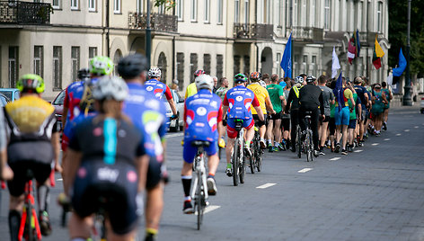 Tradicinio estafetinio bėgimo (Vilnius–Ryga–Talinas) startas Katedros aikštėje