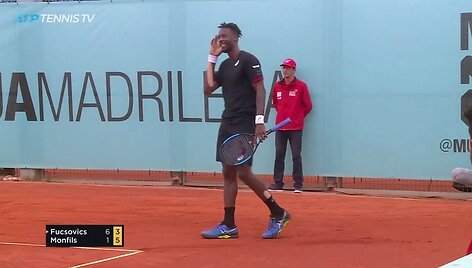 gael-monfils-unbelievable-spinning-jump-shot-madrid-2019
