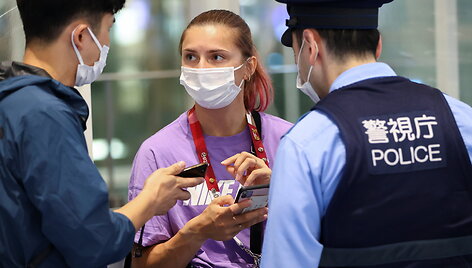 Kristina Timanovskaja yra lydima pareigūnų Tokijo &bdquo;Haneda&ldquo; oro uoste