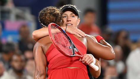 Angeliquer Kerber ir Naomi Osaka