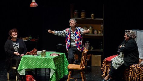 Ry&scaron;kiausias debiutas &ndash; Klaipėdos žydų bendruomenės teatro &bdquo;&Scaron;atil&ldquo; spektaklis MAMULĖS