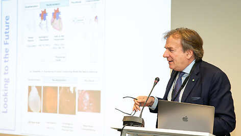 Prof. Gino Gerosa pristato bioninę &scaron;irdį