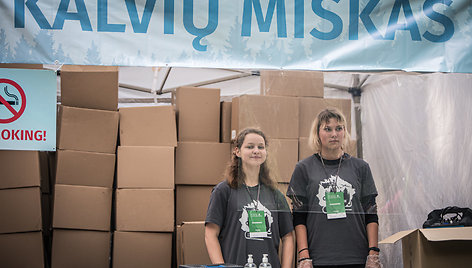 „TrenkTuras“ Pociūnų aerodrome užkūrė tikrą žygiavimo festivalį