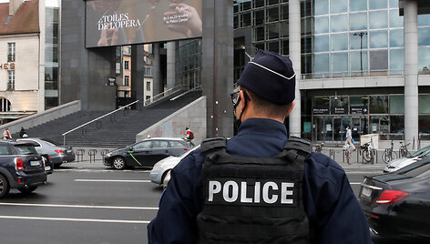 Prancūzų policija greta buvusios &bdquo;Charlie Hebdo&ldquo; redakcijos