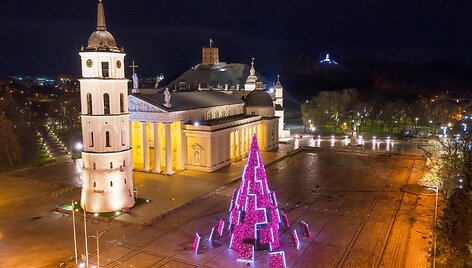 Vilniaus kalėdinė eglė i&scaron; pauk&scaron;čio skryžio 