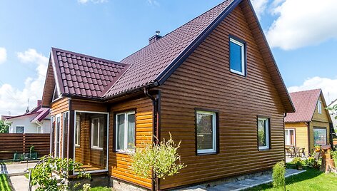 Plienas prie&scaron; plastiką: ie&scaron;kodami ilgaamžių ir ekologi&scaron;kų produktų lietuviai vis dažniau renkasi plienines dailylentes