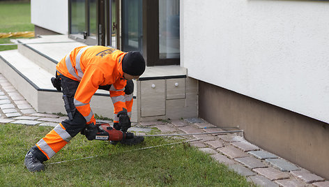 Sėda pamatai ar grindys? Rinkitės efektyvų ir gamtai draugišką būdą šiai problemai išspręsti