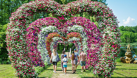 Savaitgalį atidaromas didžiausias vasaros gėlių festivalis žavės utopine gėlių, spalvų ir pramogų gausa