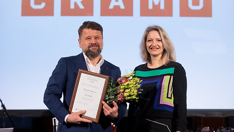 CEO Darius Norkus with Vice Minisgter of Economy Dr. Rojaka at the National Responsible Business Awards (NAVA) ceremoney