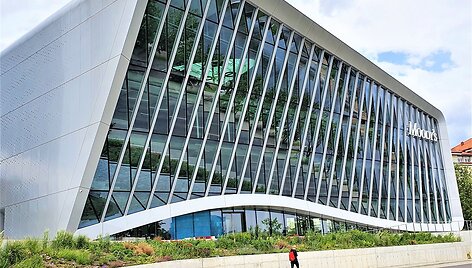 Green Hall3
