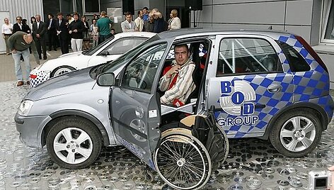 Ralyje startuos ir vien rankomis valdomi automobiliai